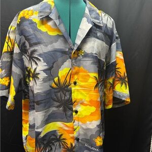 Hawaiian Men's Casual Button Down Shirt - Gray and Yellow